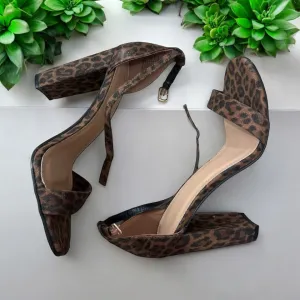 ANIMAL PRINT ANKLE STRAP HEELS SZ 8