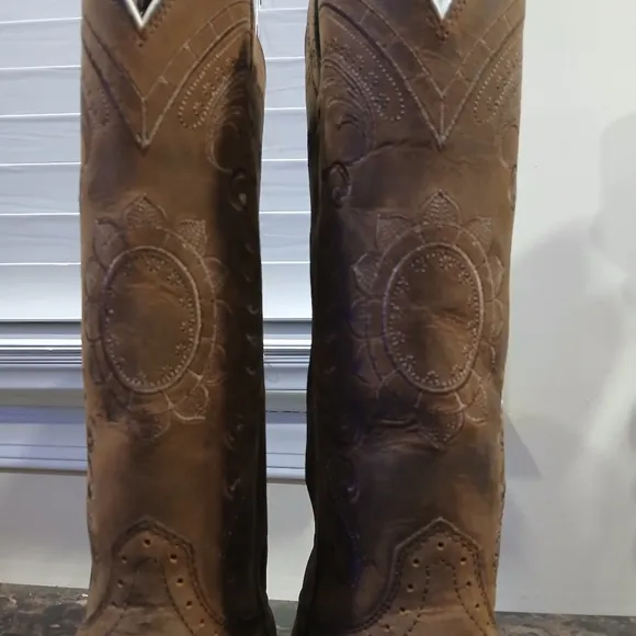 Ariat Magnolia Sunflower Distressed Brown Leather Cowboy/Western Boots 9 Wom