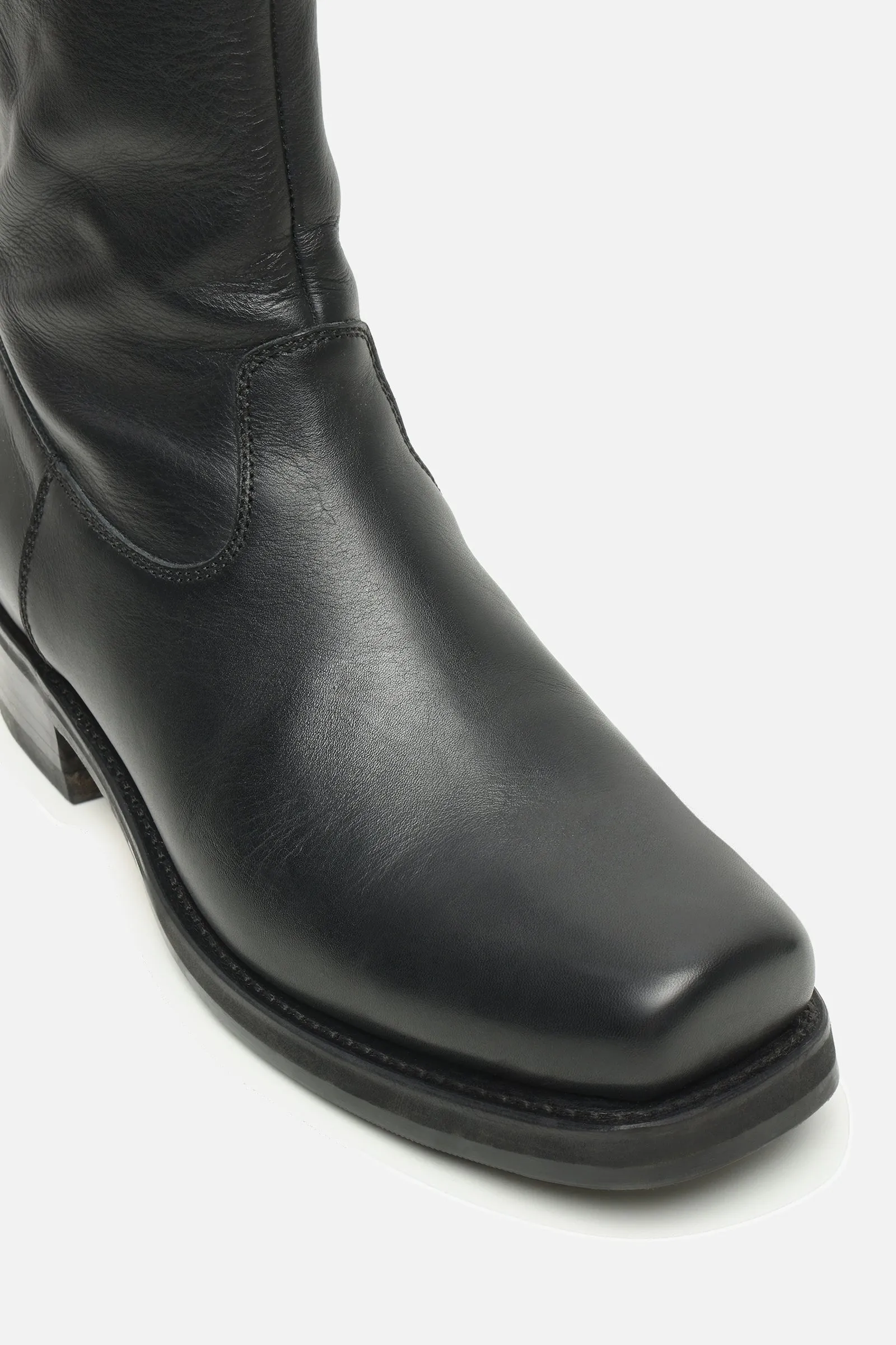 Barcelona Black - Black