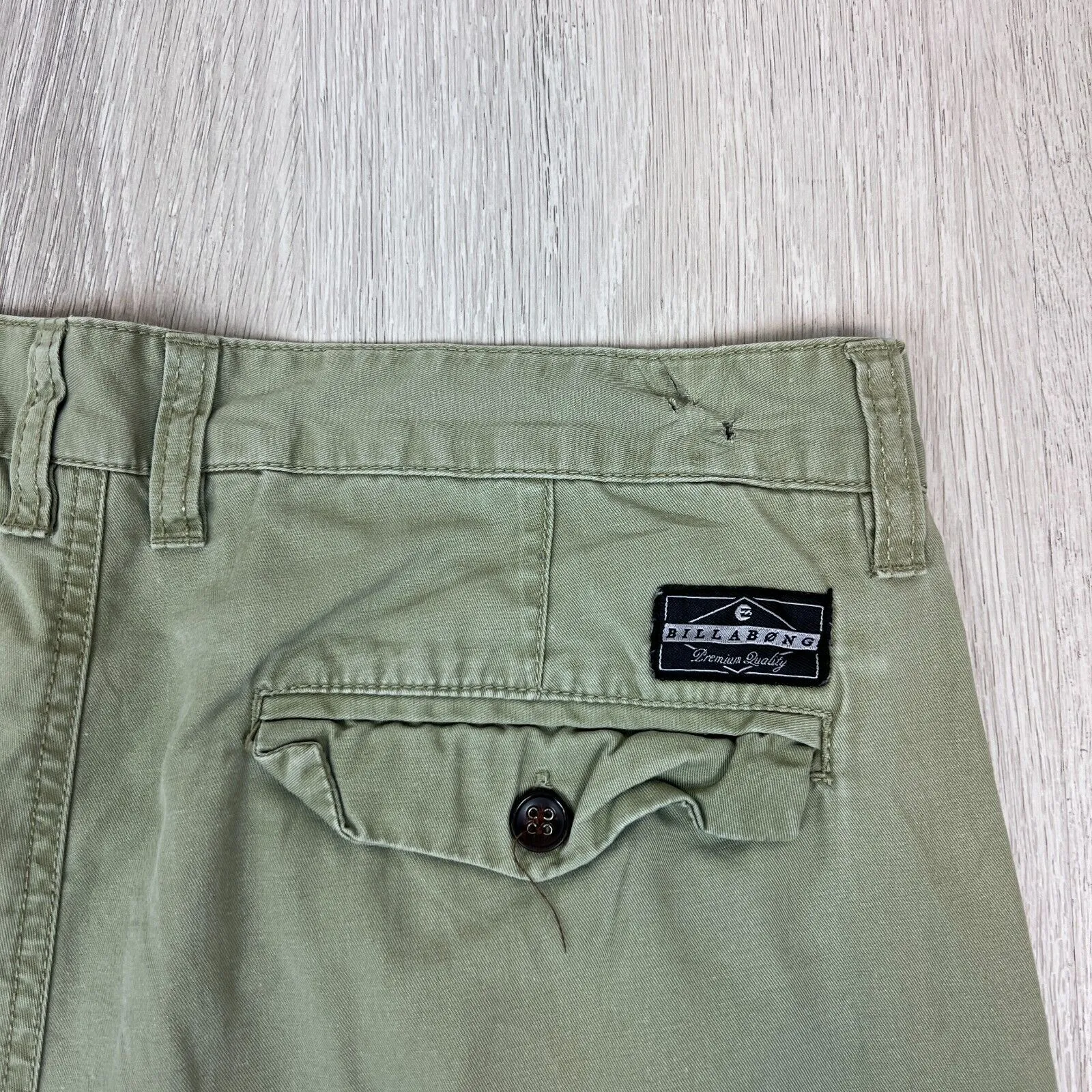 Billabong Mens Khaki Green Straight Chinos Size 32 (Damaged Waist)
