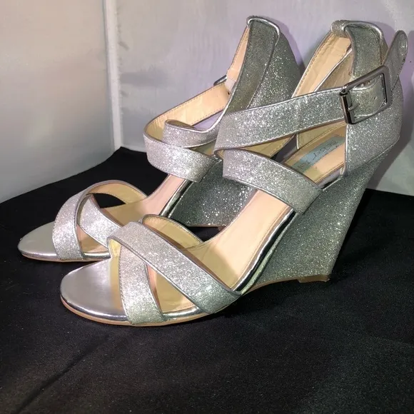 Blue by Betsey Johnson Wedding Line Silver Sparkle Wedge Heels Size 7.5
