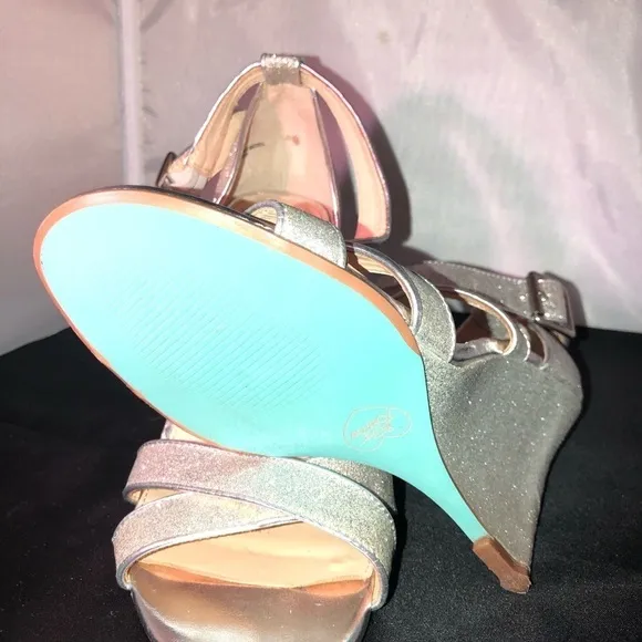 Blue by Betsey Johnson Wedding Line Silver Sparkle Wedge Heels Size 7.5