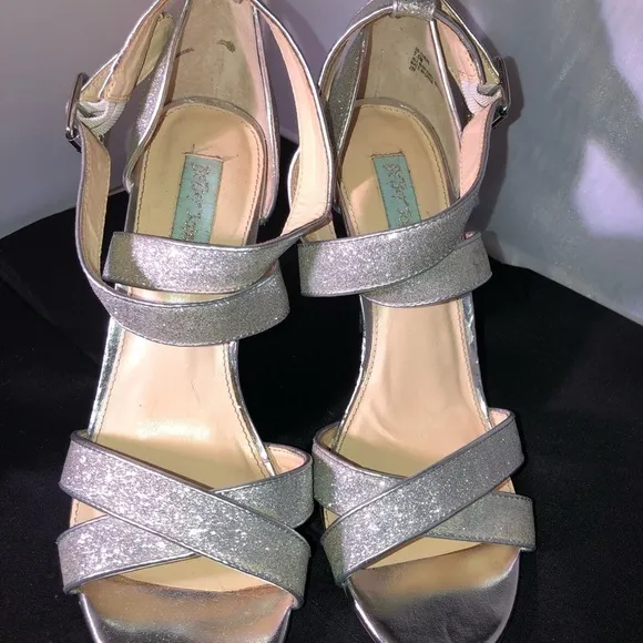 Blue by Betsey Johnson Wedding Line Silver Sparkle Wedge Heels Size 7.5