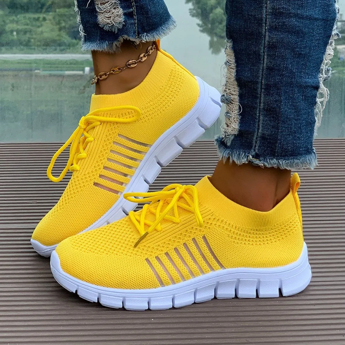 Breathable Mesh Round Toe Athletic