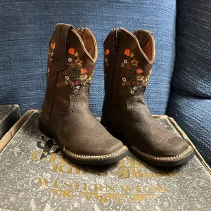 Brown Embroidered Western Boots