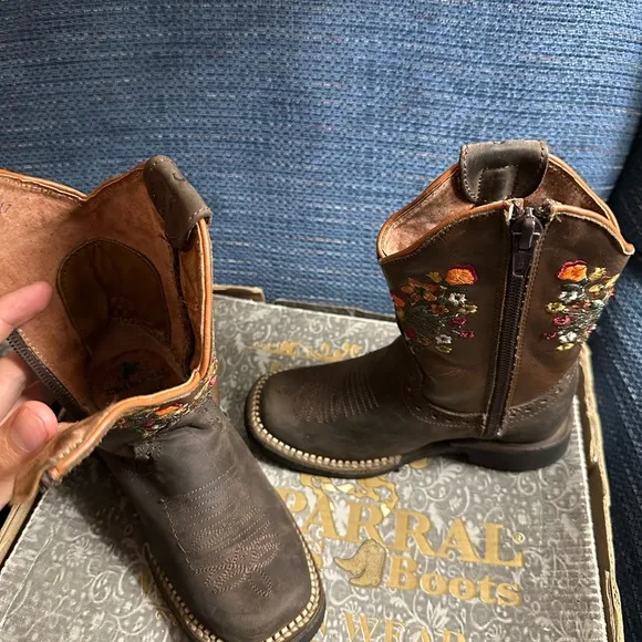 Brown Embroidered Western Boots
