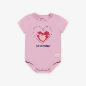 Cache-couche lilas rose St-Valentin, bébé || St-Valentine pink lilac bodysuit, baby