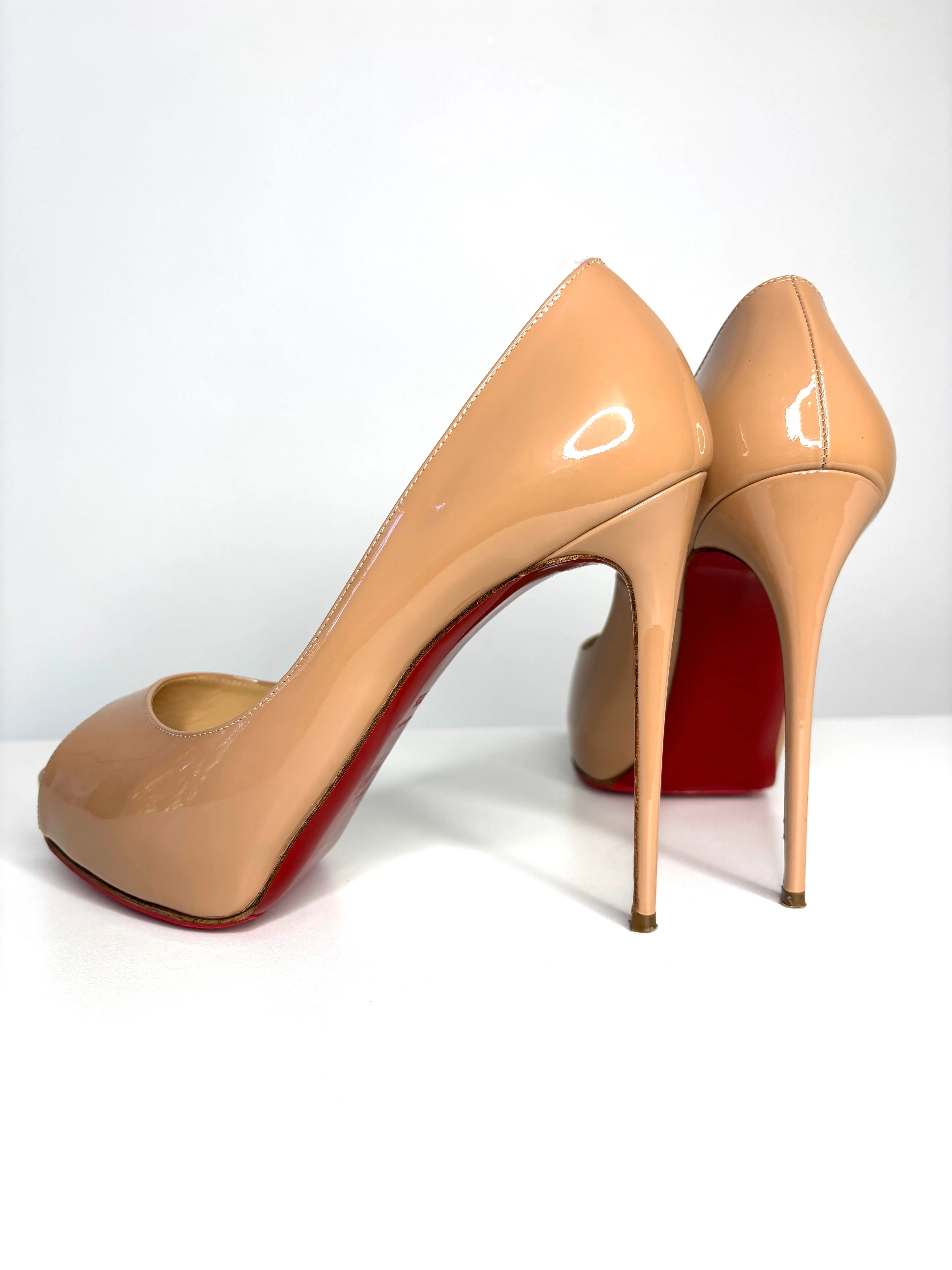Christian Louboutin New Very Prive 120 Nude Patent Leather Peep Toe Heels 38.5 UK5.5