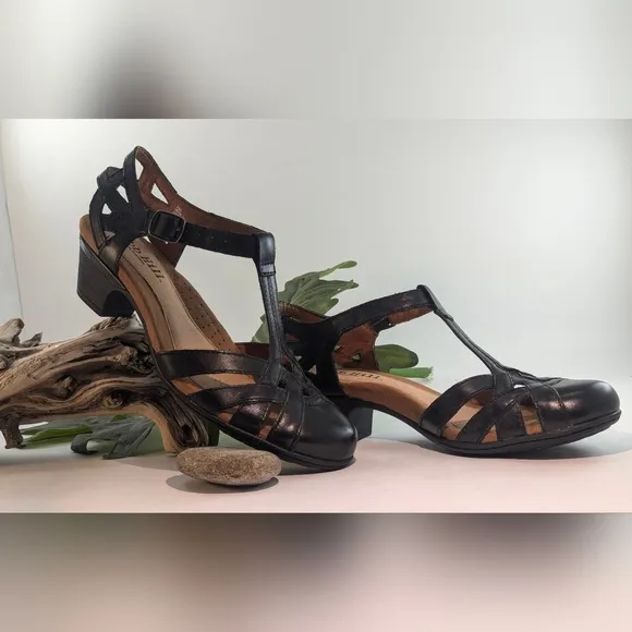 Cobb Hill Women’s Aubrey T-Strap Heel Sandal Tan Size 8 1/2