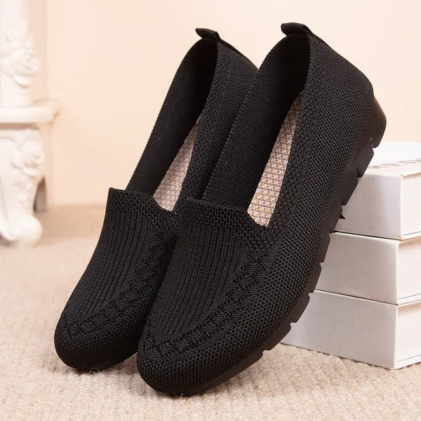 Comfortable and Breathable Slip-On Flats with Cushioned Sole for Women