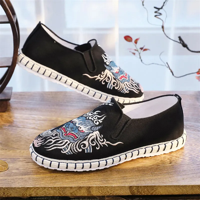 Ethnic Cow Head Cloud Embroidery Breathable Cloth Shoes for Men