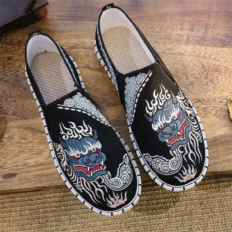 Ethnic Cow Head Cloud Embroidery Breathable Cloth Shoes for Men