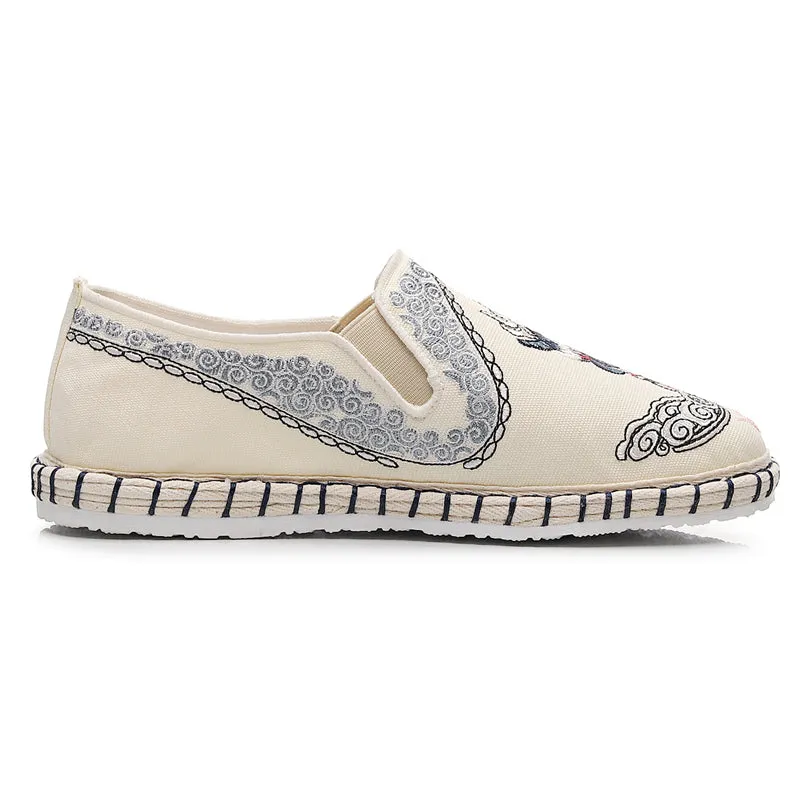 Ethnic Cow Head Cloud Embroidery Breathable Cloth Shoes for Men