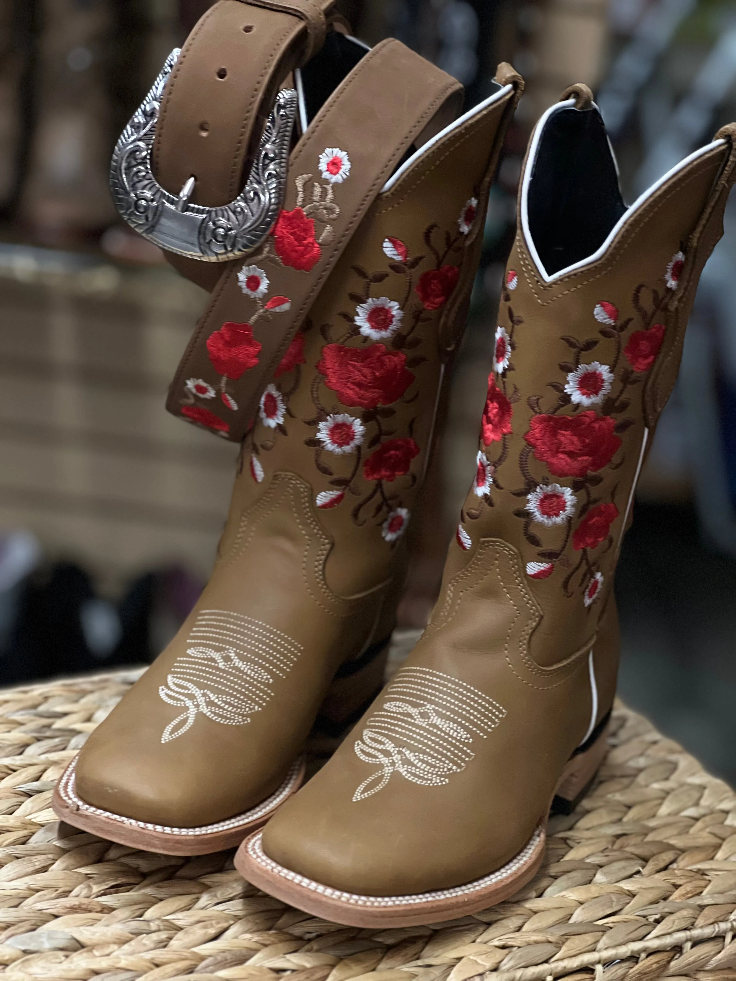 Flor Topo Set Boots and Belt