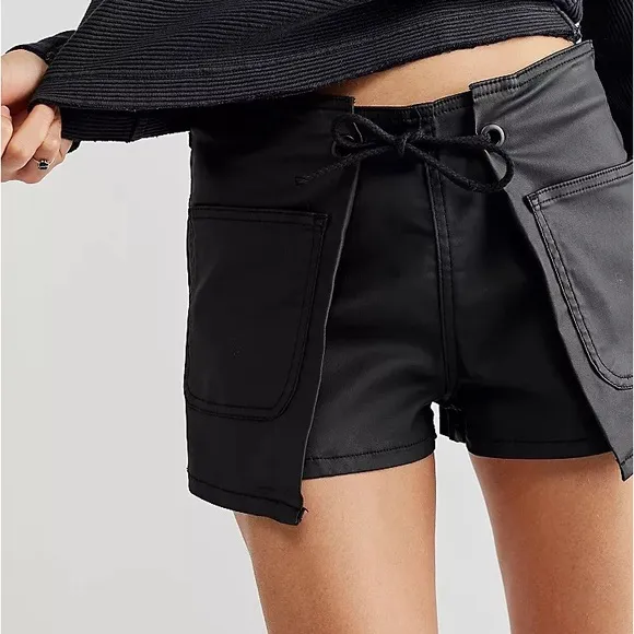 FREE PEOPLE Billie Coated Short