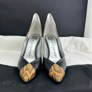 Givenchy Escarpin GV3 95 Pumps in Black