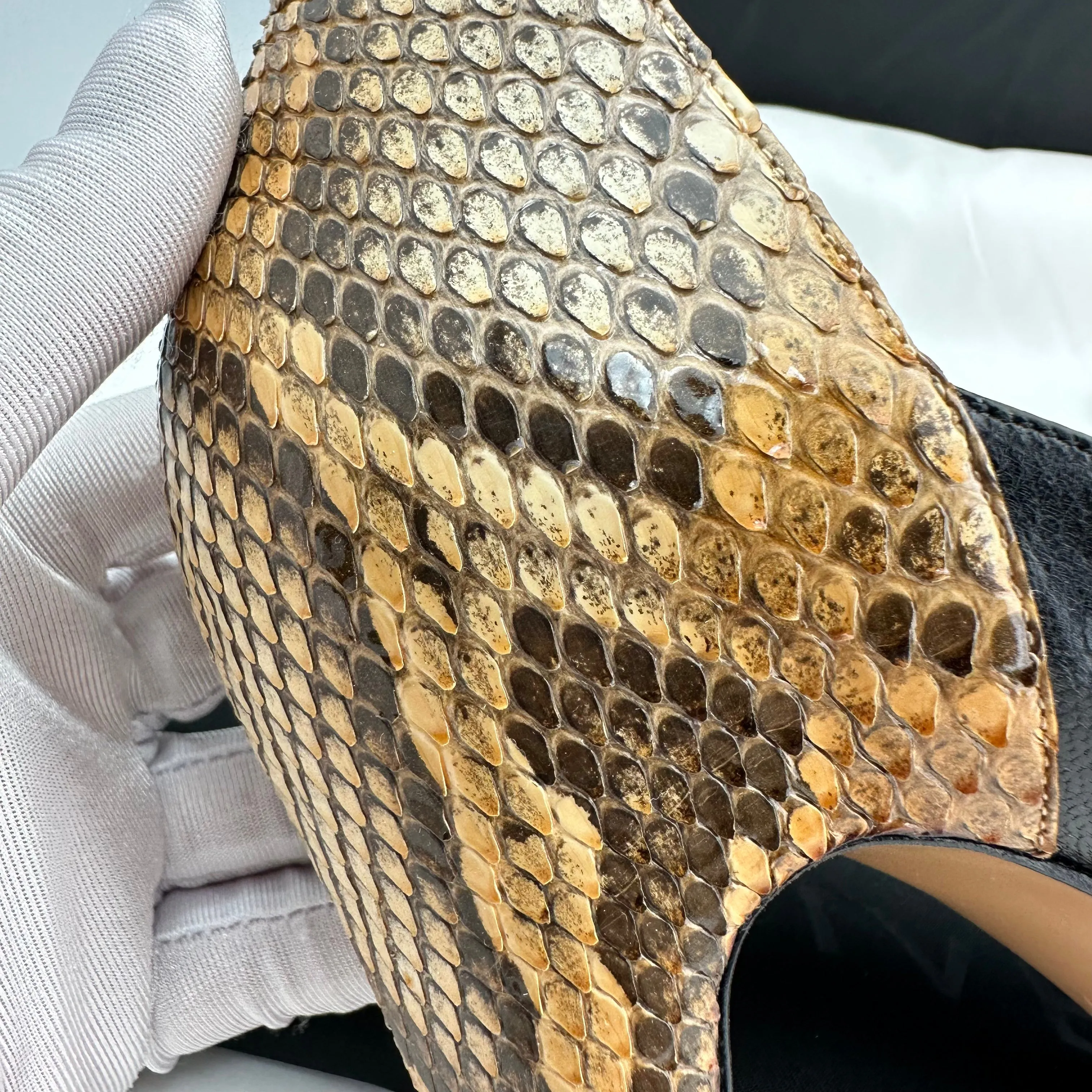 Givenchy Escarpin GV3 95 Pumps in Black