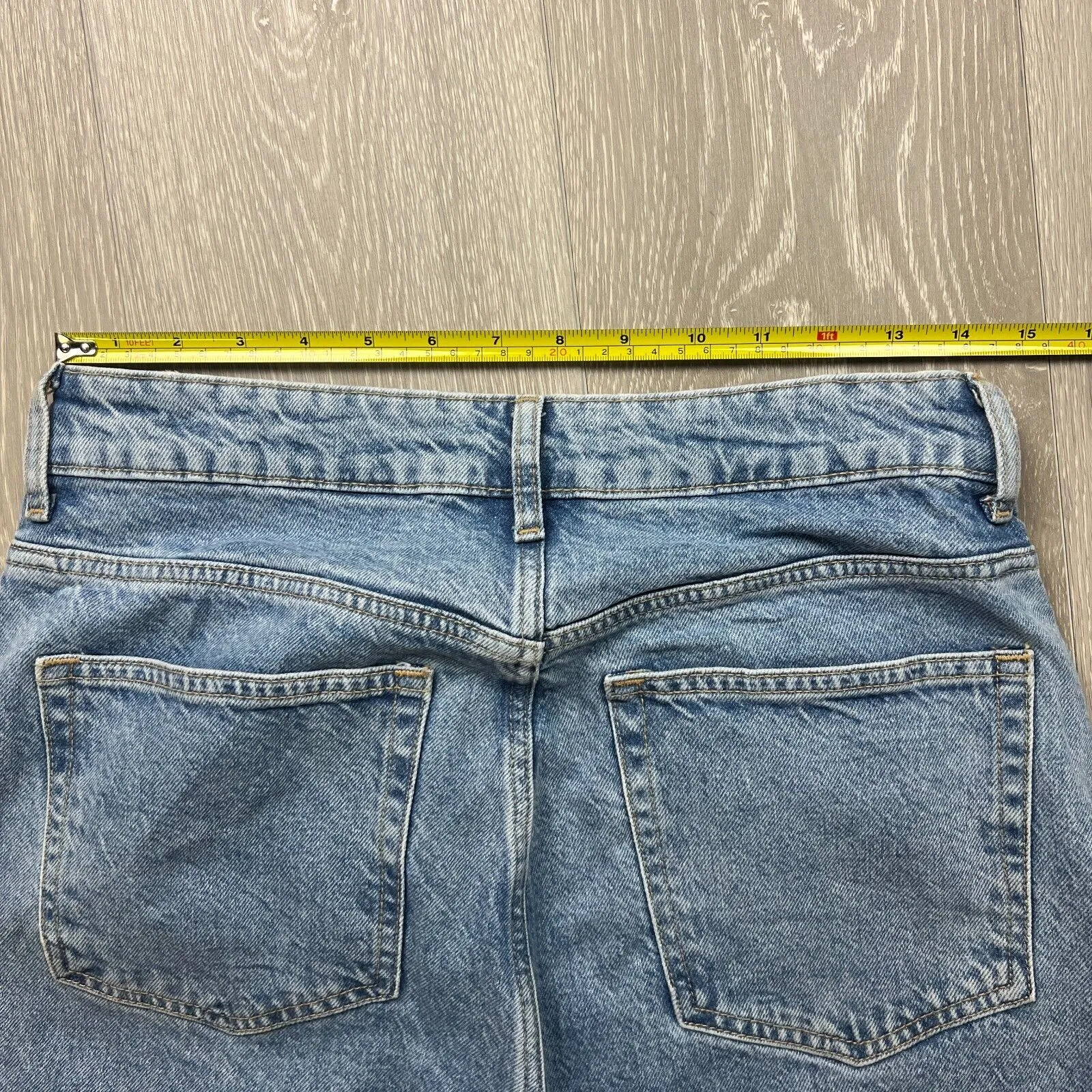 H&M Womens Light Wash Mom Style Denim Jeans Size US 8