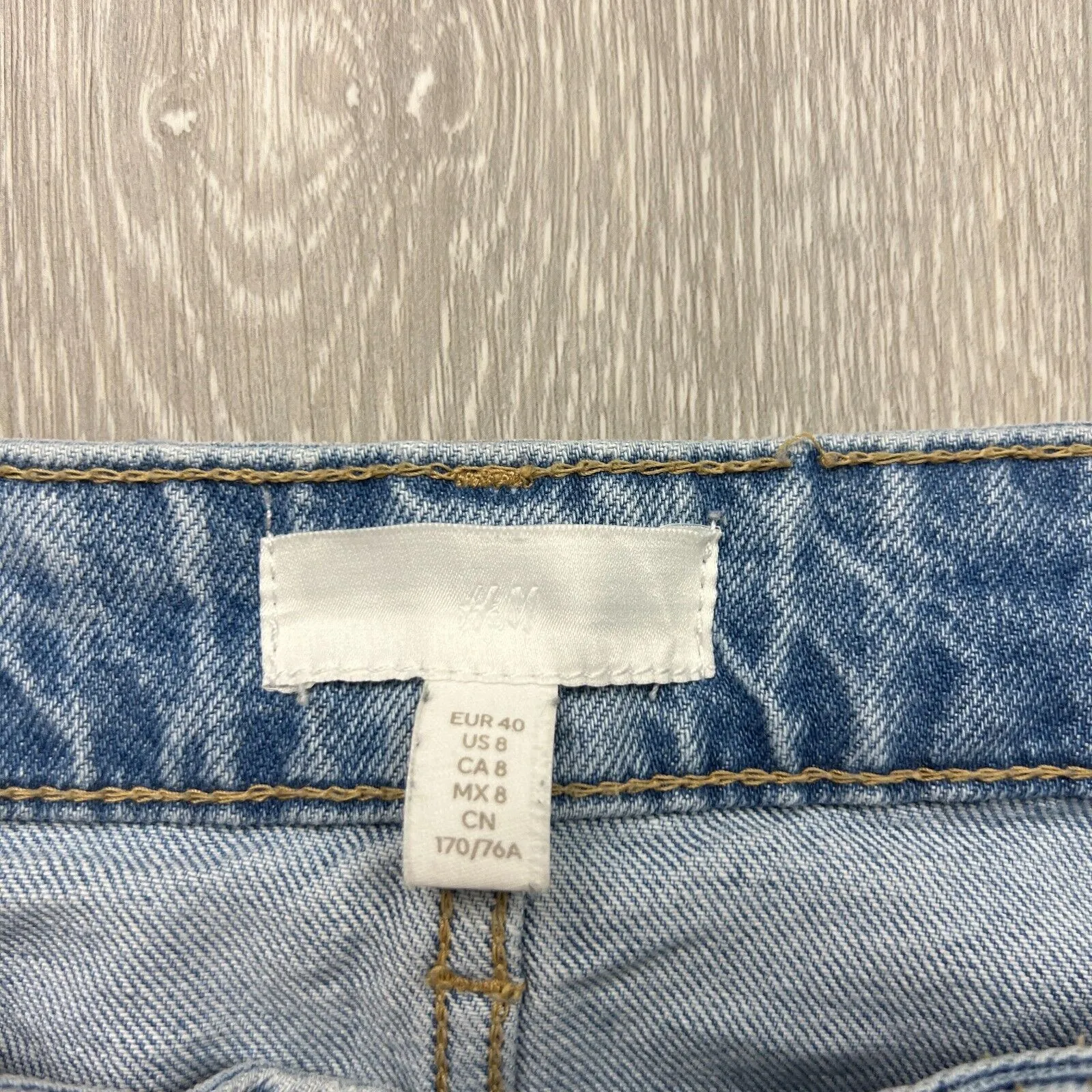 H&M Womens Light Wash Mom Style Denim Jeans Size US 8