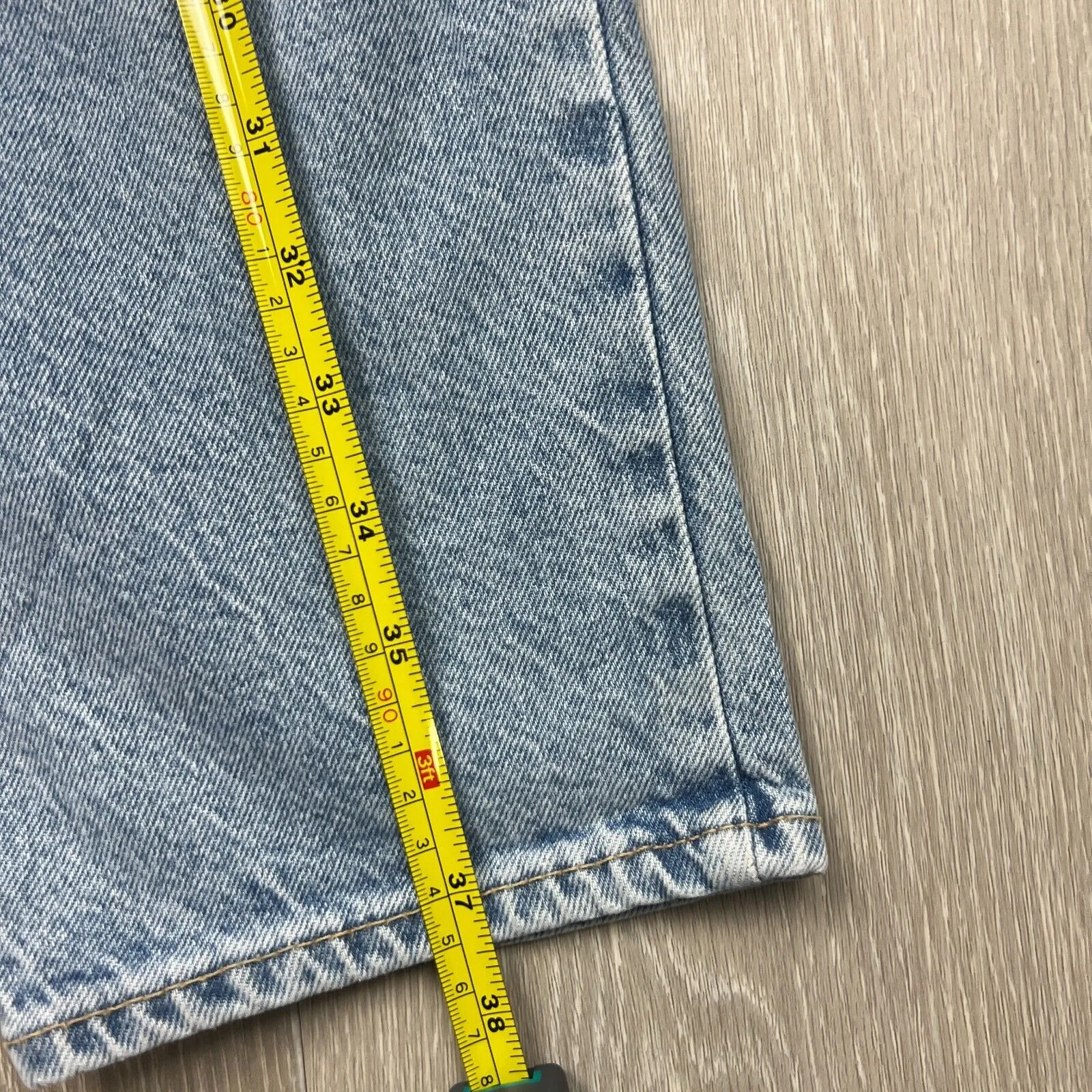 H&M Womens Light Wash Mom Style Denim Jeans Size US 8
