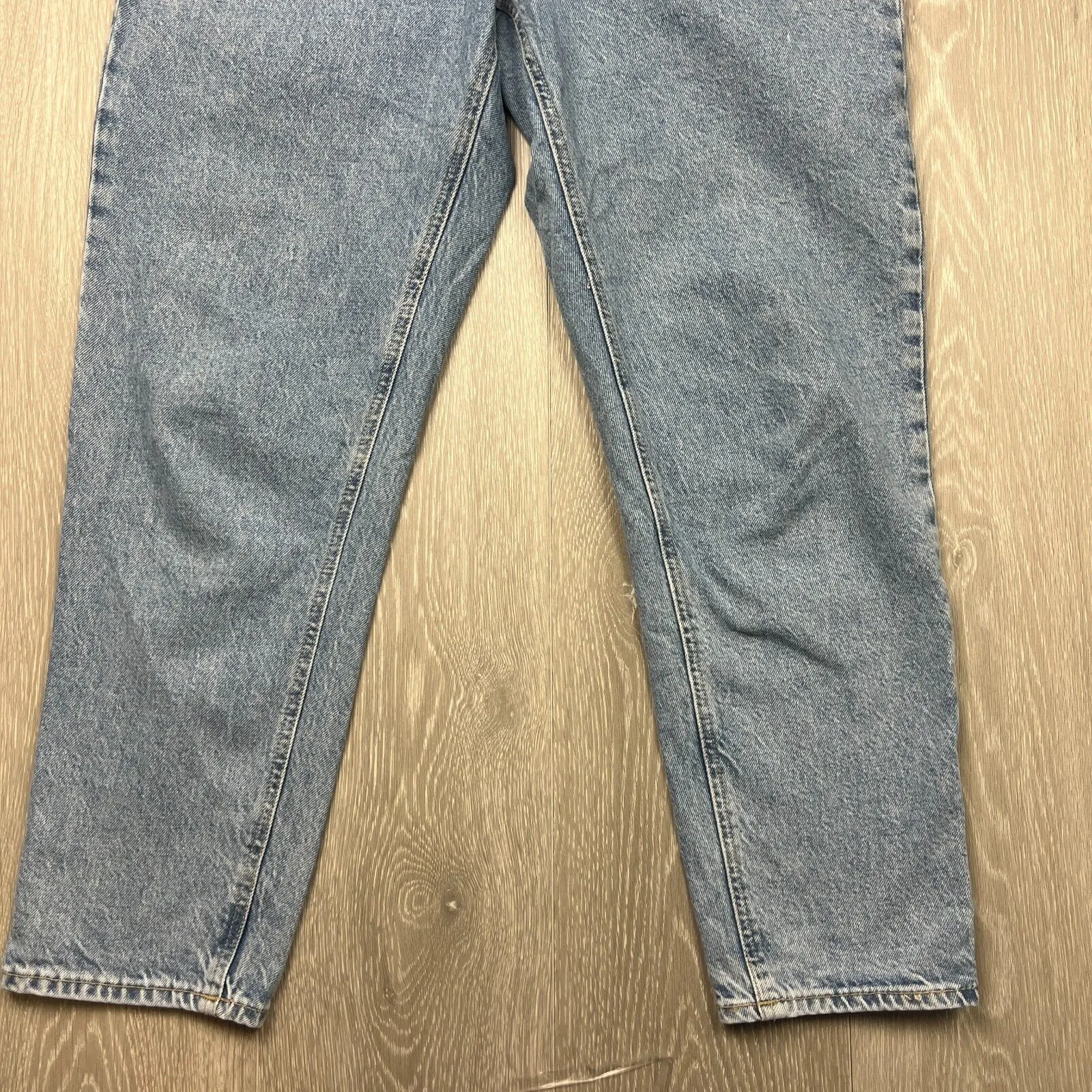 H&M Womens Light Wash Mom Style Denim Jeans Size US 8