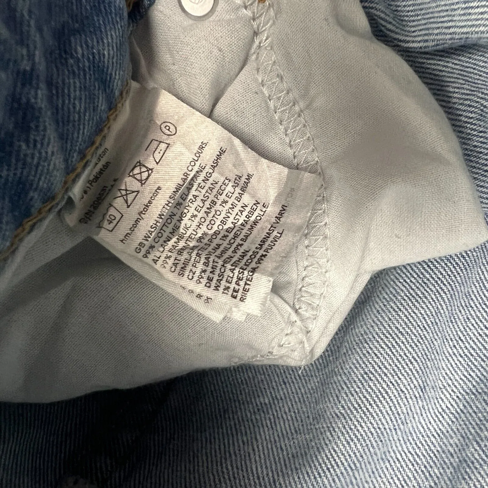 H&M Womens Light Wash Mom Style Denim Jeans Size US 8