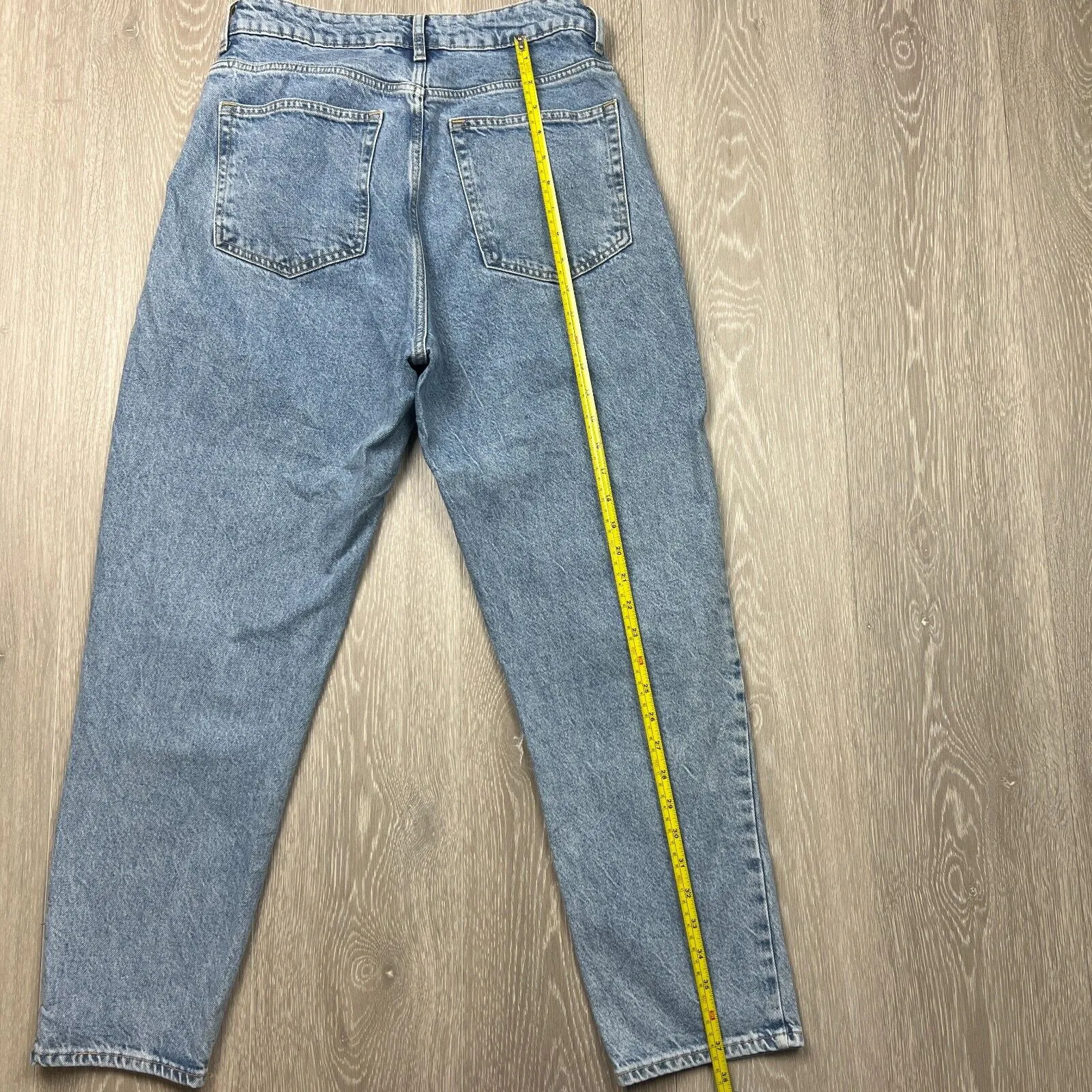 H&M Womens Light Wash Mom Style Denim Jeans Size US 8