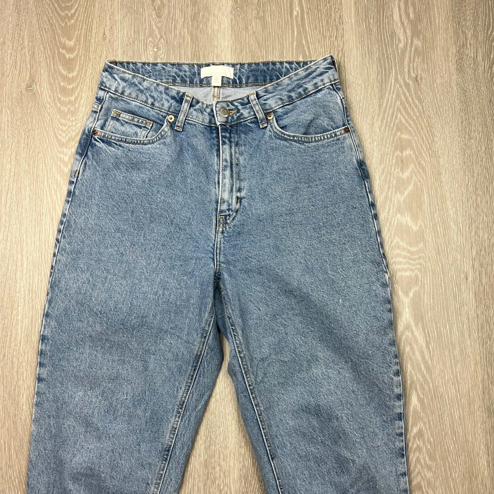 H&M Womens Light Wash Mom Style Denim Jeans Size US 8