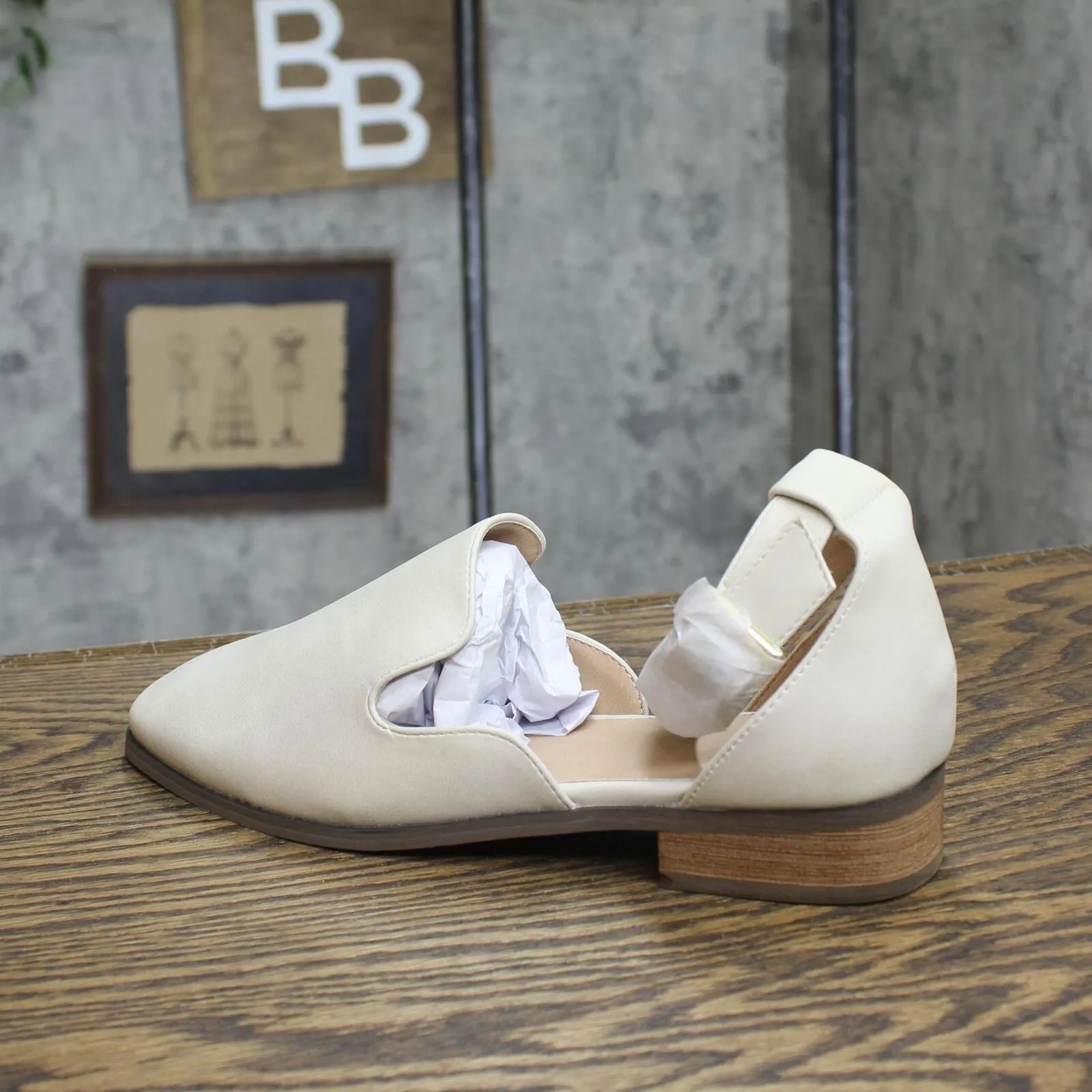 Journee Collection Amputee Replacement Left Shoe Only Flats Ivory Off White 8W