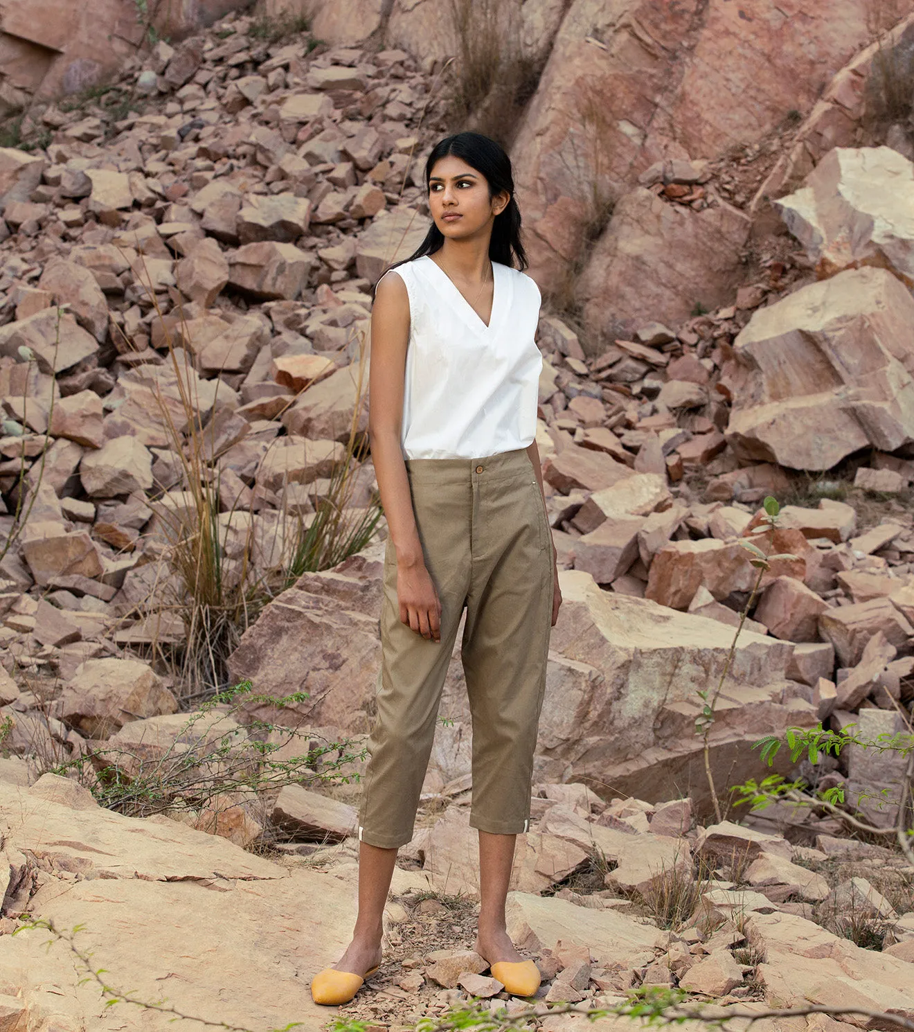 KharaKapas I Khaki Green Cropped Pants   I  32 Days Of Summer