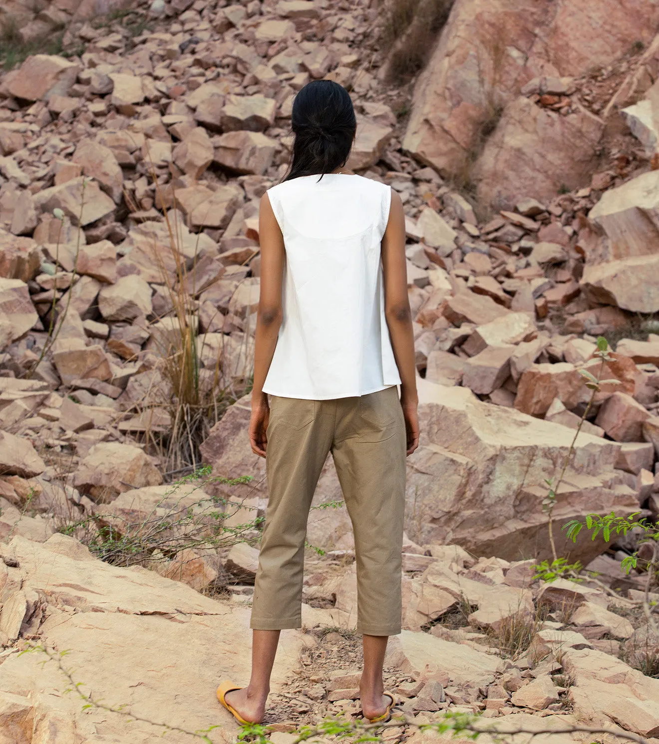 KharaKapas I Khaki Green Cropped Pants   I  32 Days Of Summer