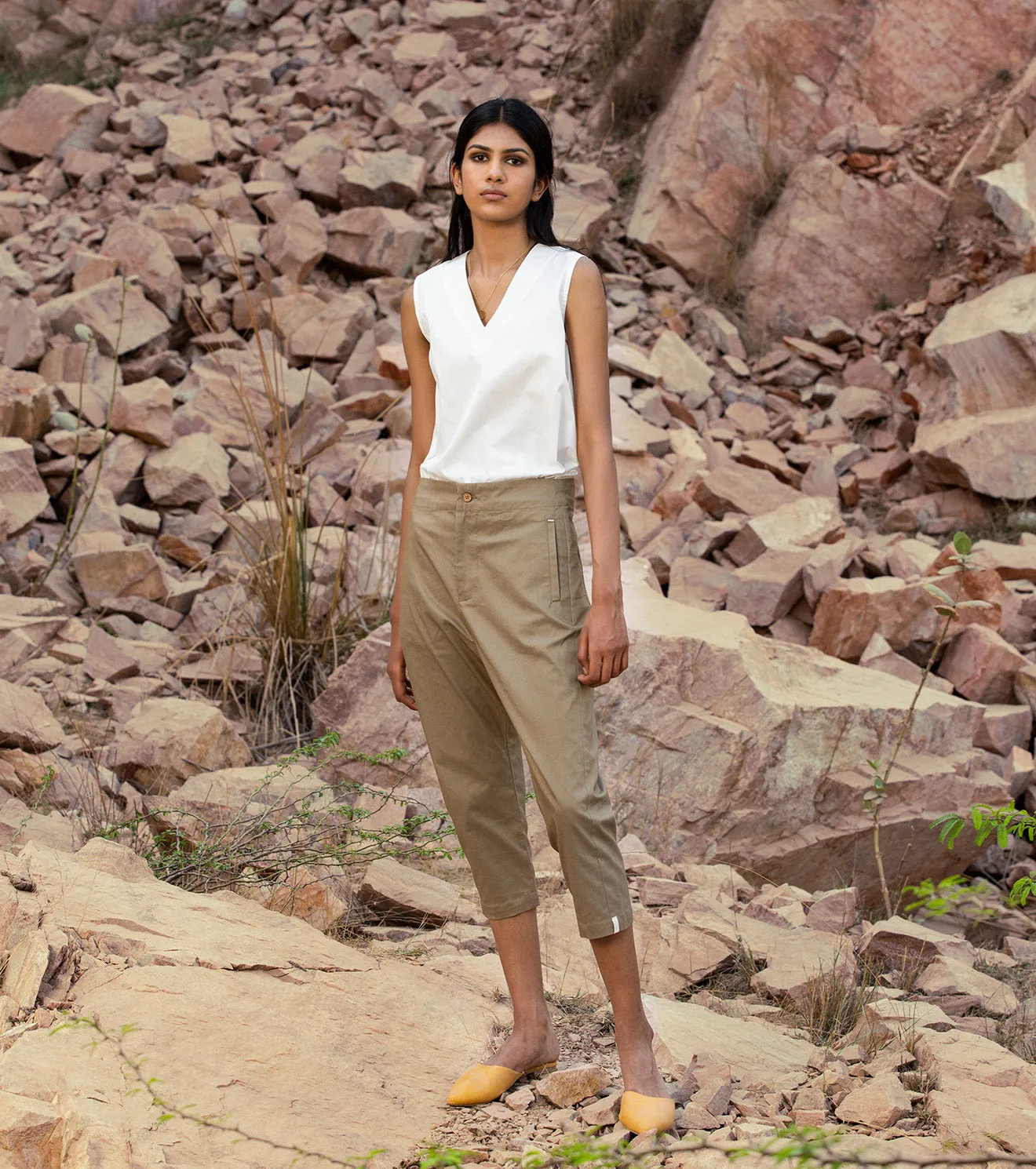 KharaKapas I Khaki Green Cropped Pants   I  32 Days Of Summer