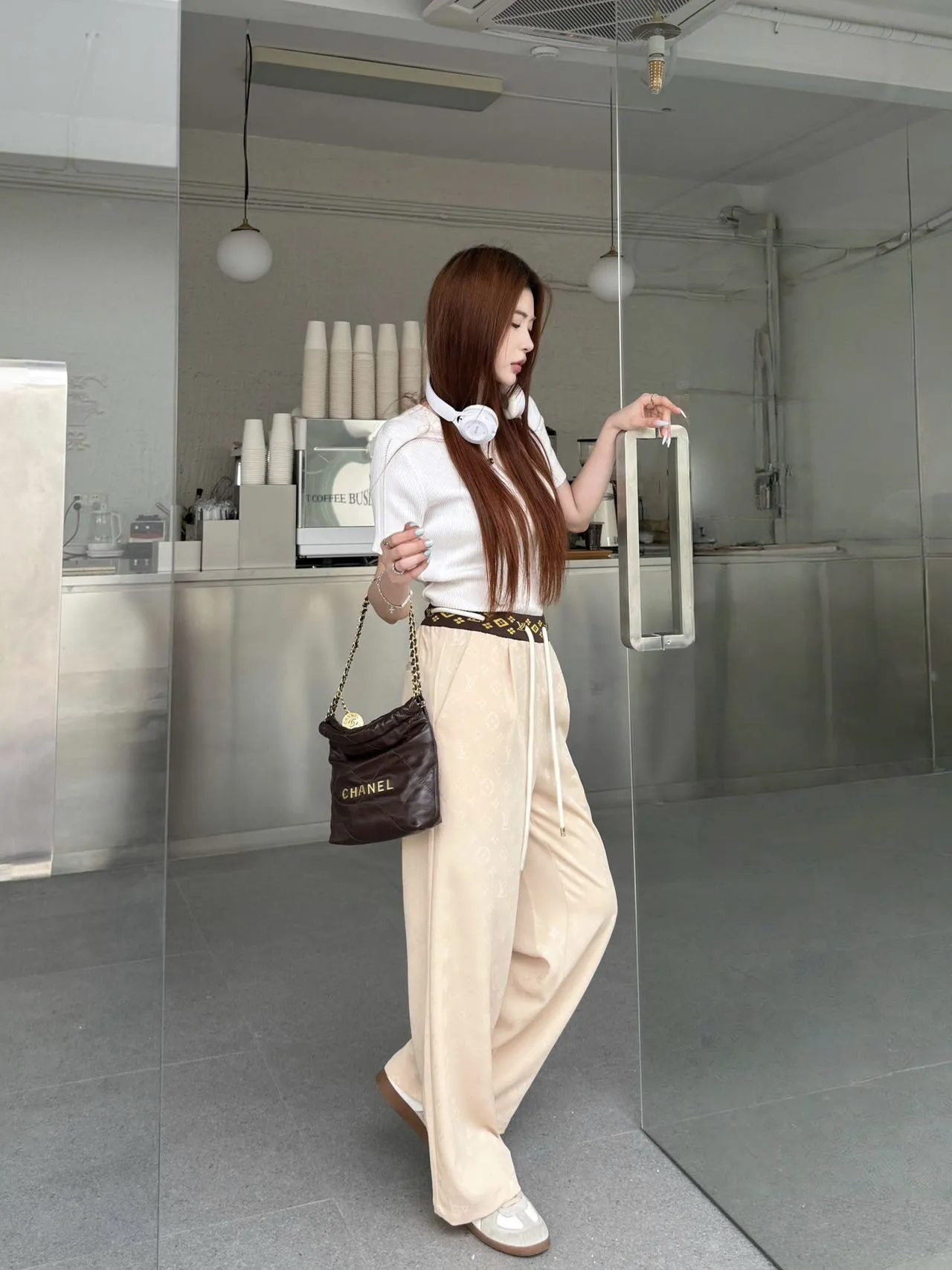 L 25 new wide-leg trousers