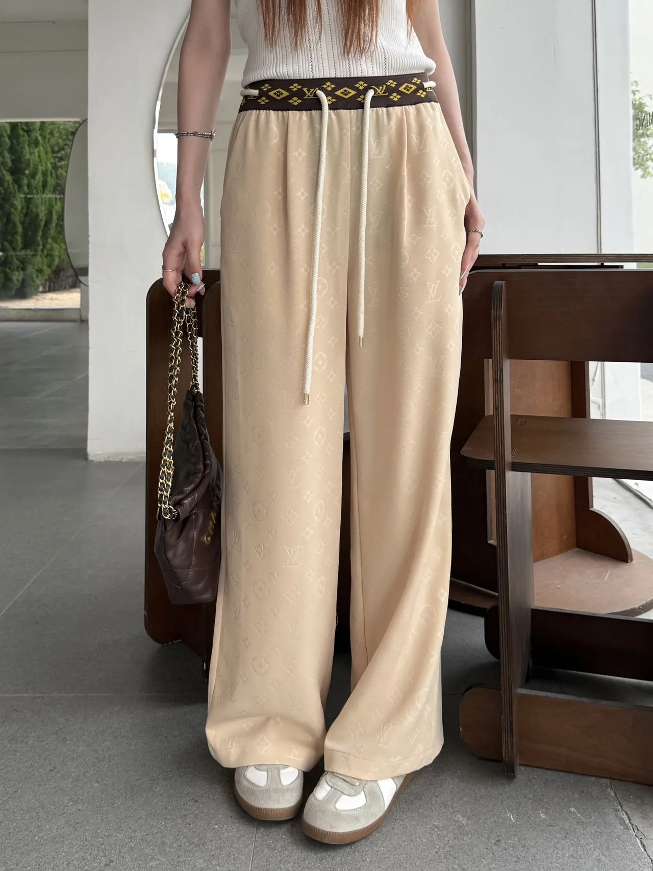 L 25 new wide-leg trousers