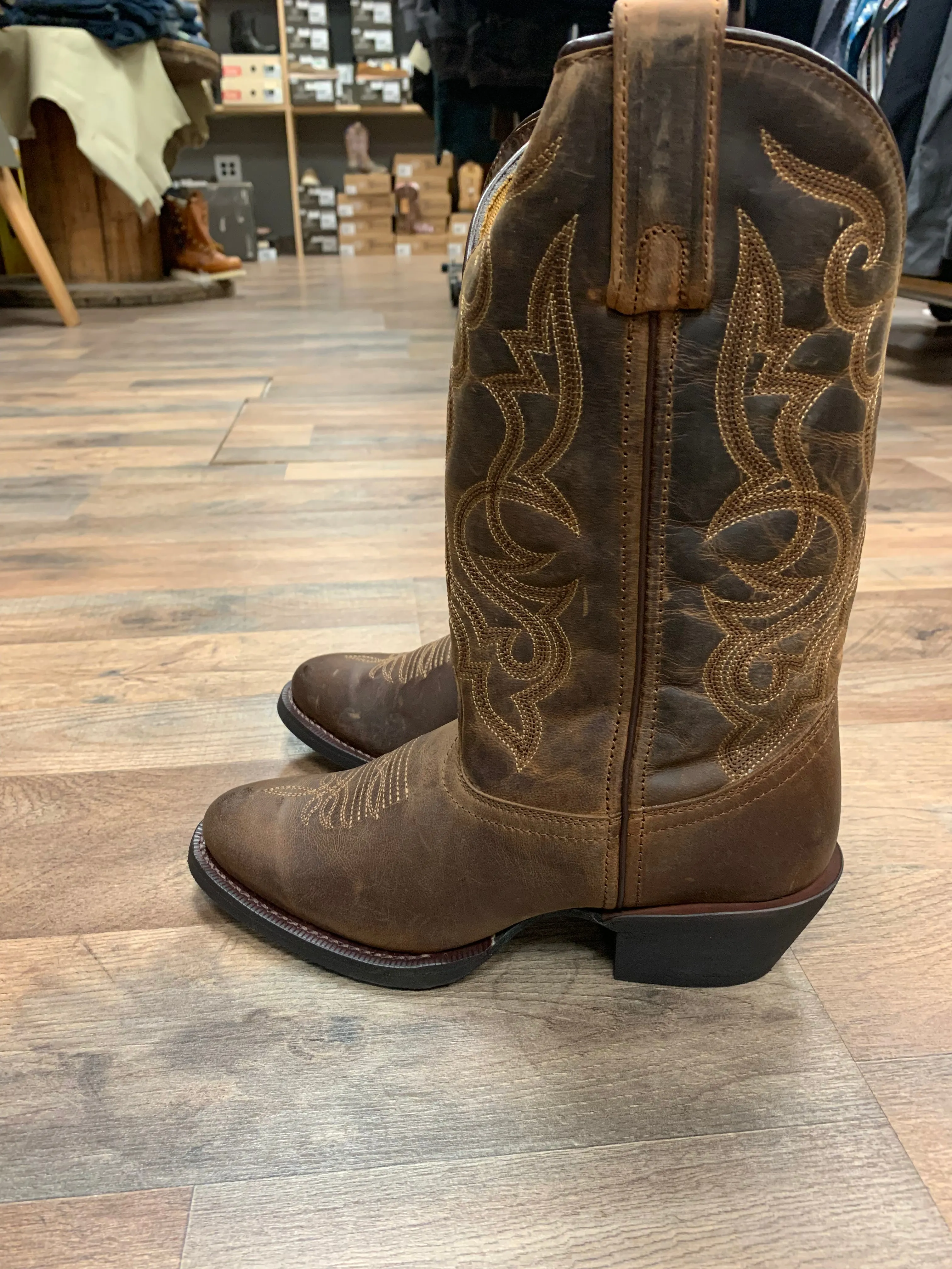 LAREDO WOMEN'S MADDIE WESTERN BOOTS - ROUND TOE