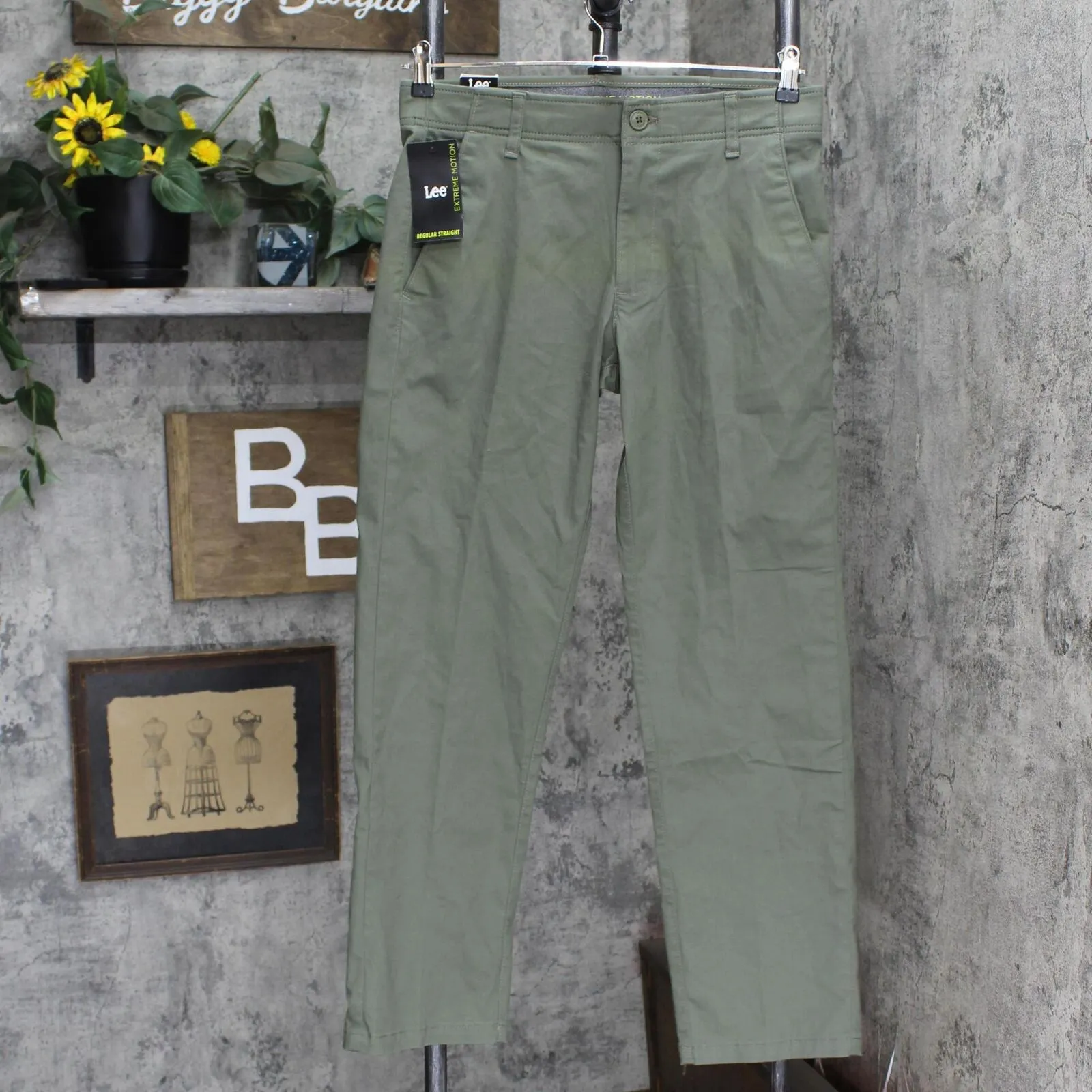 Lee Men's Extreme Motion Flat Front Regular Straight Pant 112321854