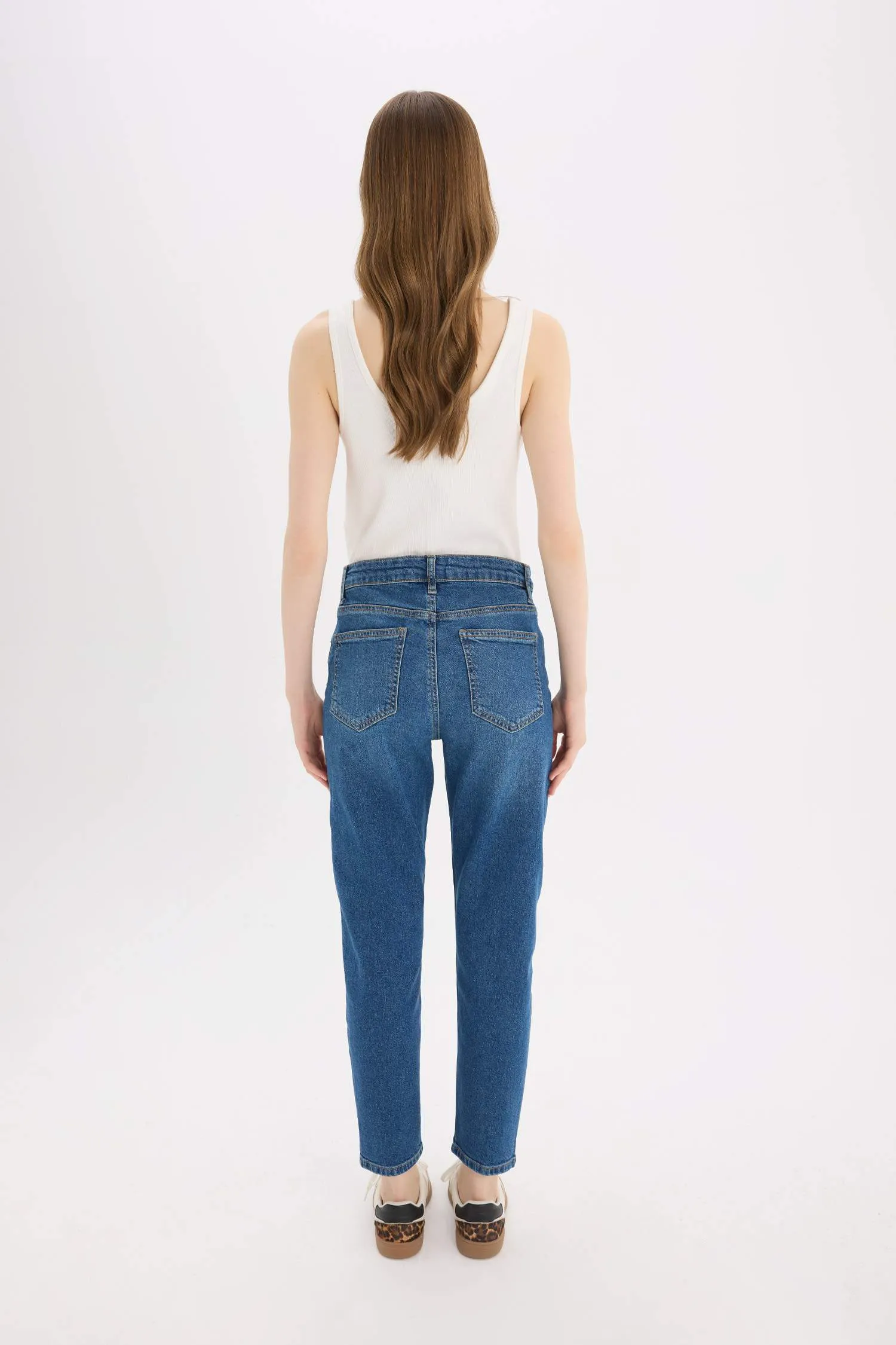 Lina Comfort Mom Normal Waist Straight Leg Jean Snow Wash Pants