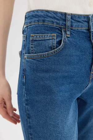 Lina Comfort Mom Normal Waist Straight Leg Jean Snow Wash Pants