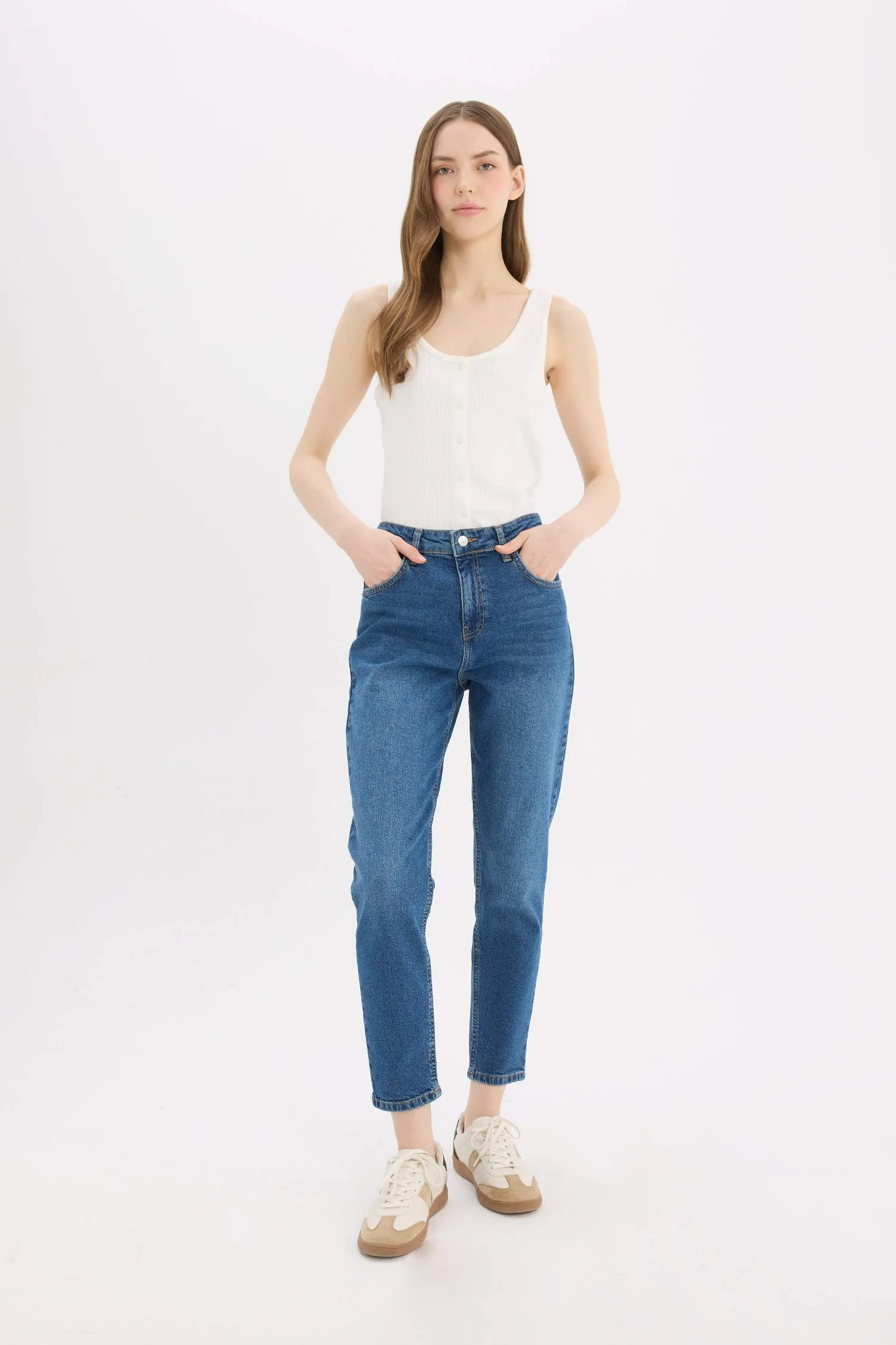 Lina Comfort Mom Normal Waist Straight Leg Jean Snow Wash Pants
