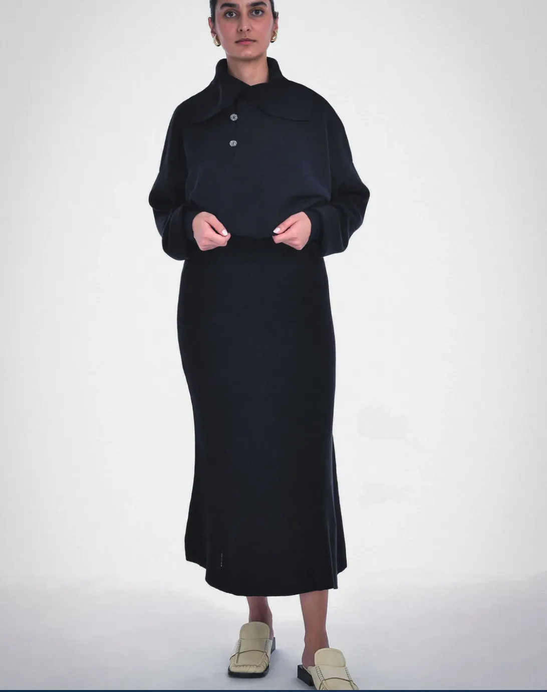 Paper Label Flowy Long Knit Skirt