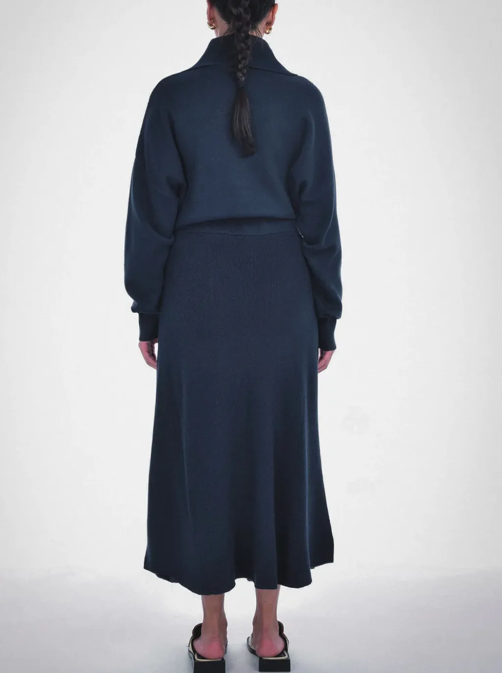 Paper Label Flowy Long Knit Skirt