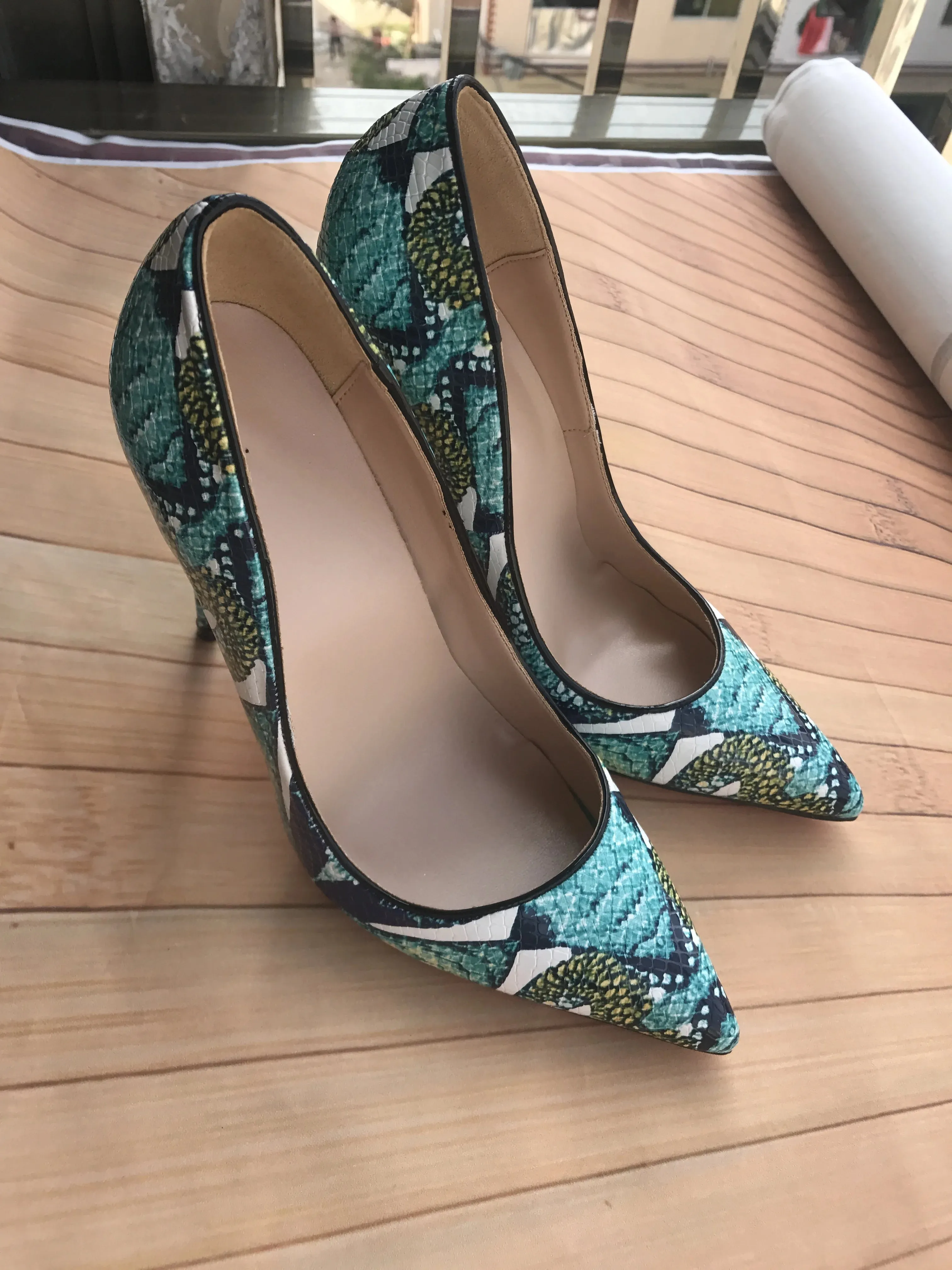sexy lace shallow  synthetic leather 12cm pointed high heels