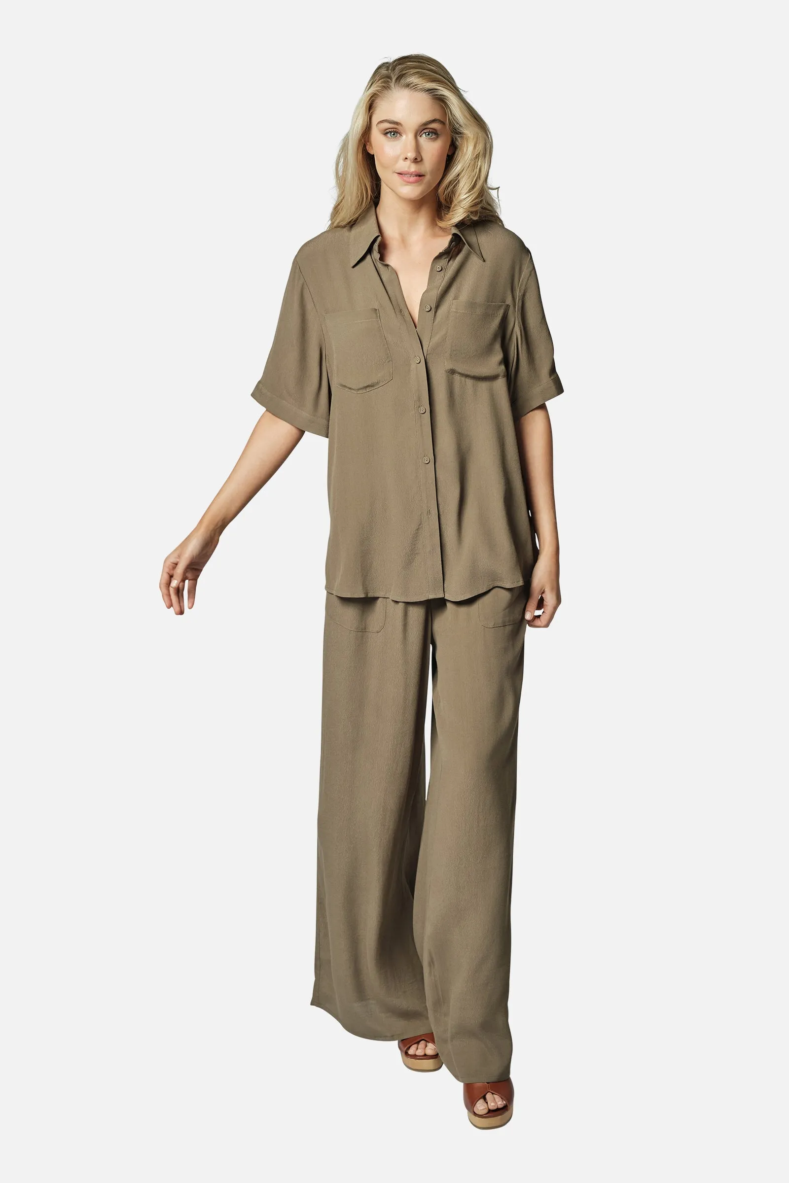 Short Sleeve Button-Up Shirt KHAKI