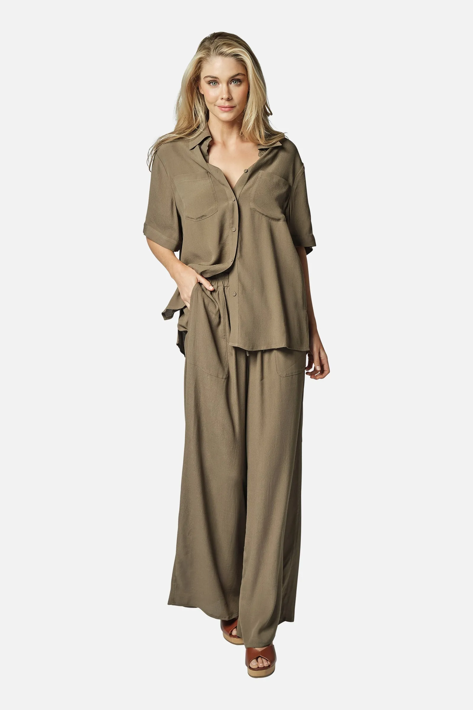 Short Sleeve Button-Up Shirt KHAKI