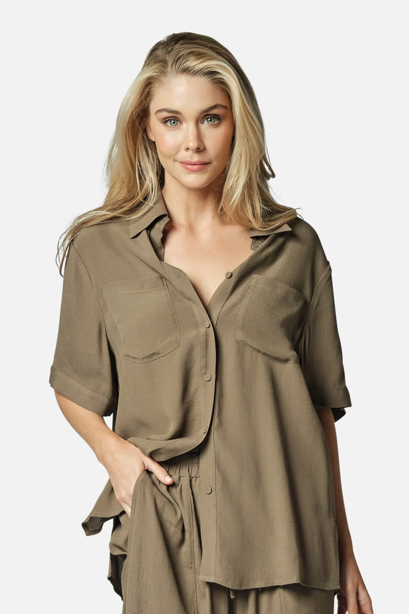 Short Sleeve Button-Up Shirt KHAKI