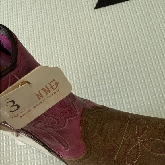 Shyanne|NWT,Brown &amp; pink toddler leather boots, ,cowgirl western style•••!Size 3