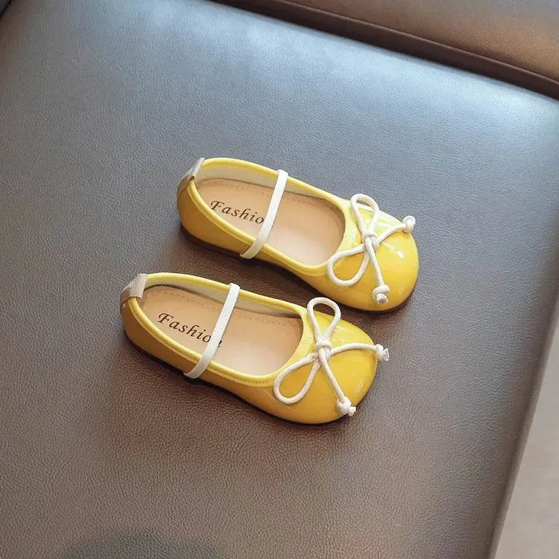 Smooth and Brightly Patent Leather Shoes for Kids Girls Simple Bow-tie Mary Janes Shoes Flats Kawaii Slip on Shoes Girl F07193