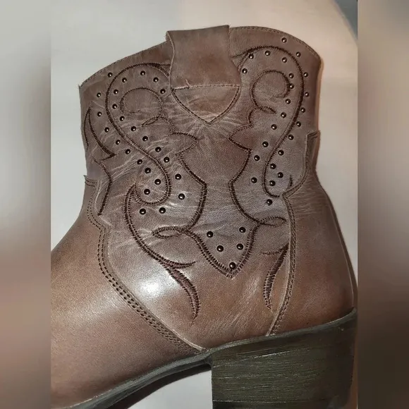 STERLING RIVER BOOTS Taupe Brown Size 7 Western Cowgirl Rodeo Festival