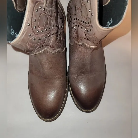 STERLING RIVER BOOTS Taupe Brown Size 7 Western Cowgirl Rodeo Festival