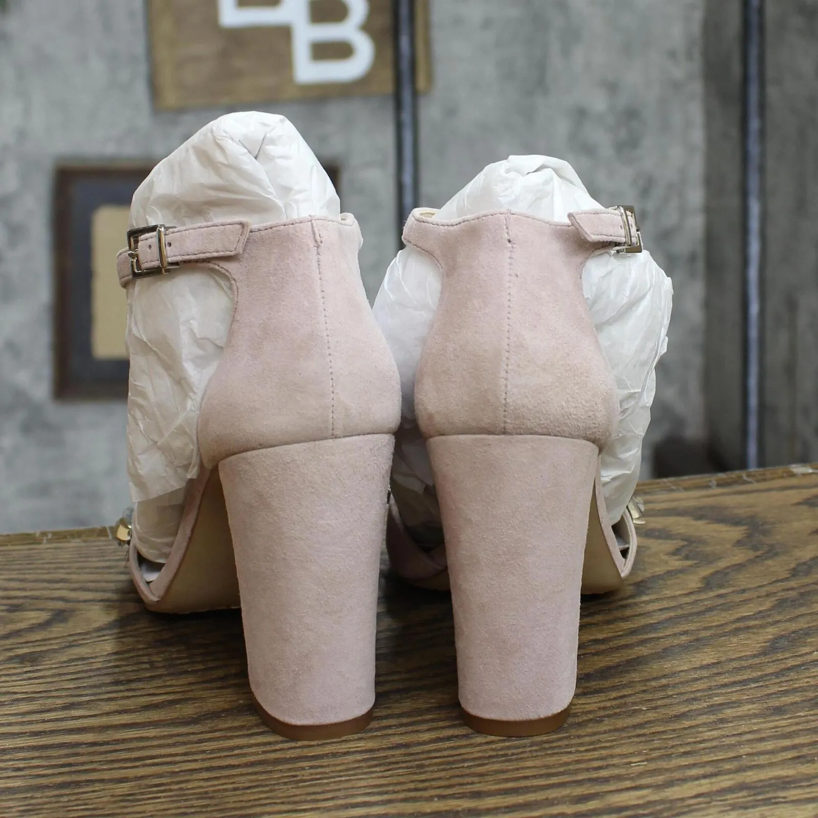Vince Camuto Block Heels Suede Rhinestone VC-SERAFINE Rose Quartz Pink 6.5M